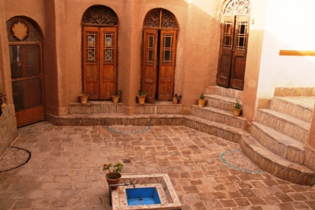 18eIMG_8529_yazd.JPG