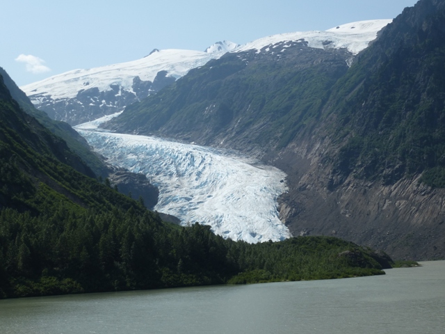 P1040548 Gletscher am Weg.JPG